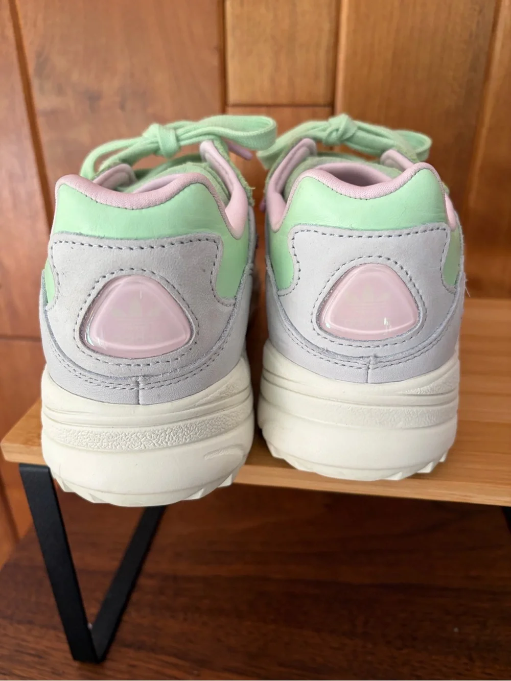 adidas Men’s 6 YUNG-96 Pastel Blue Green Pink Sneakers.